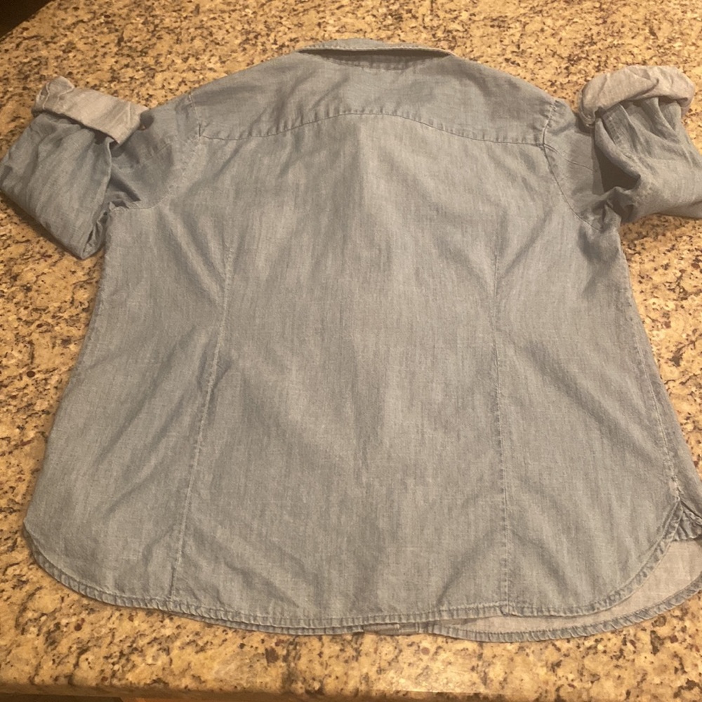 19:02 - 3/$25 Bundle Only - Tommy Hilfiger Denim Shirt - Picture 15 of 15